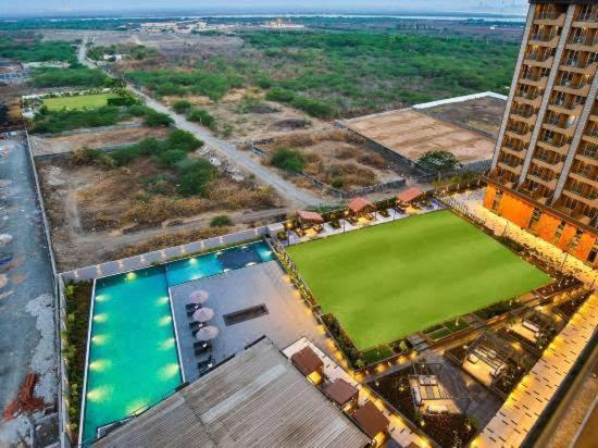 Weekend Address By Honest Homes Surat Esterno foto